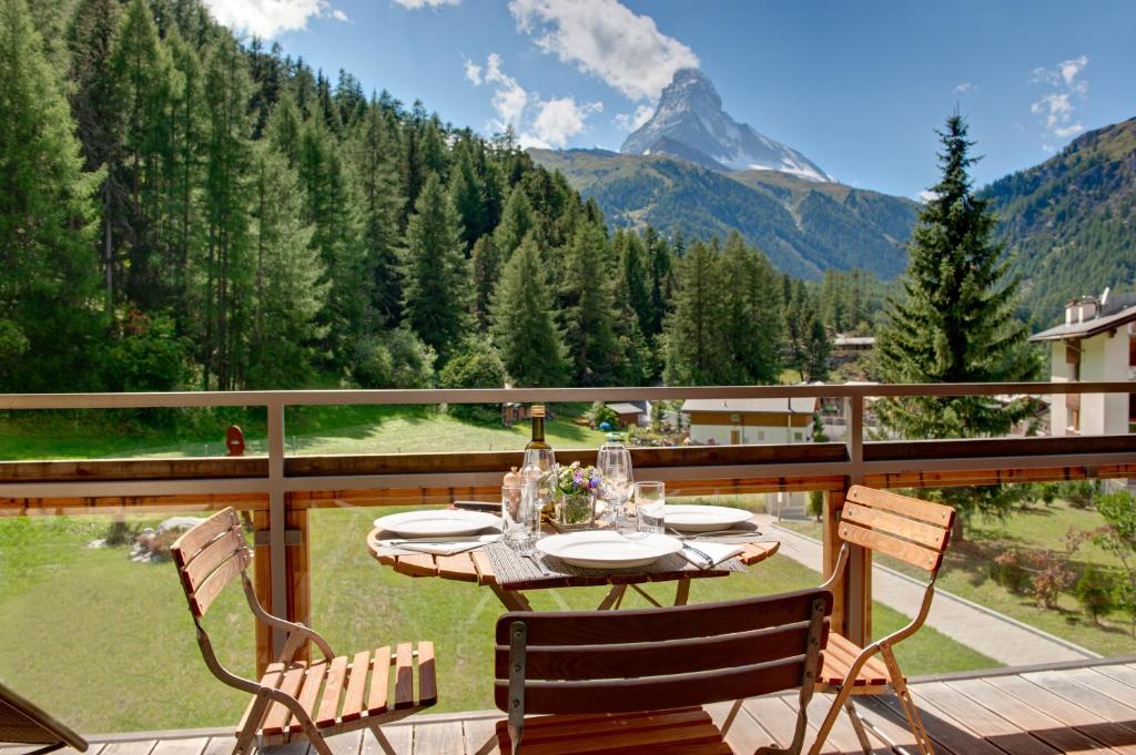 Chalet Altesse - Premium Apartments — Hotel in Zermatt