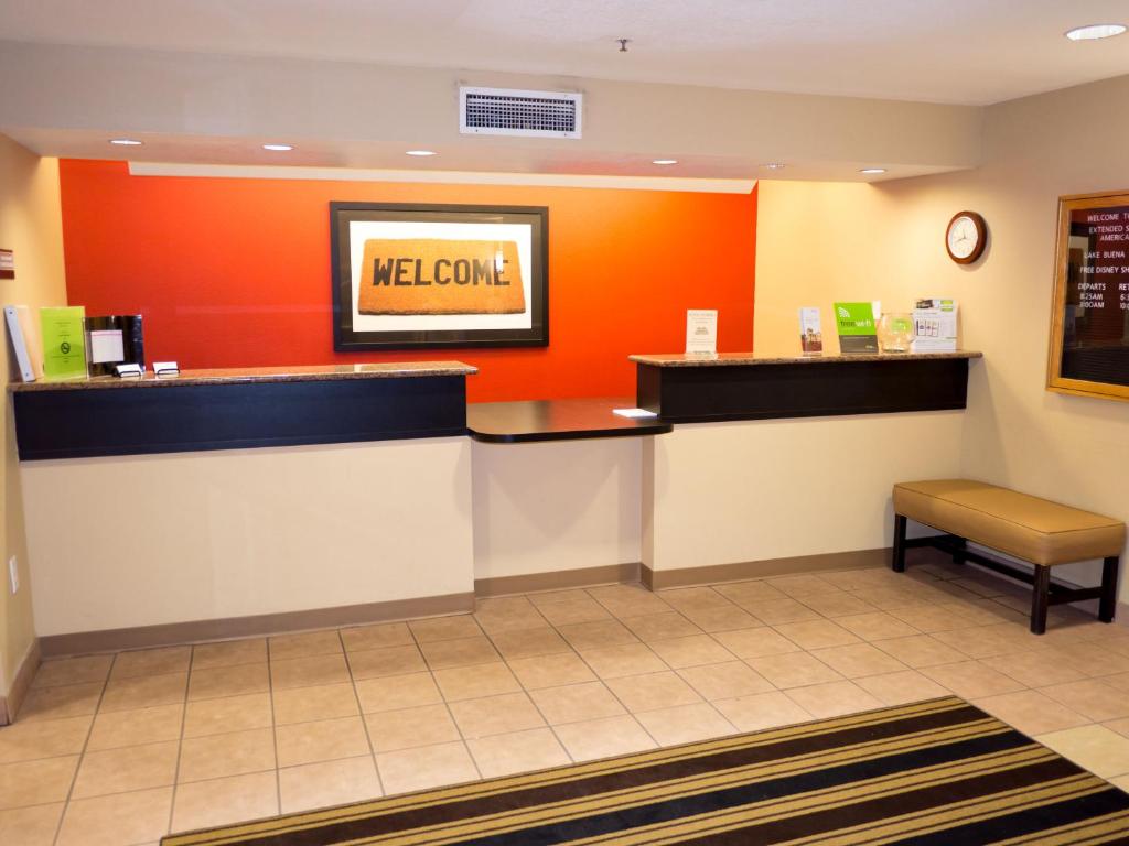 Front desk [24-hour]