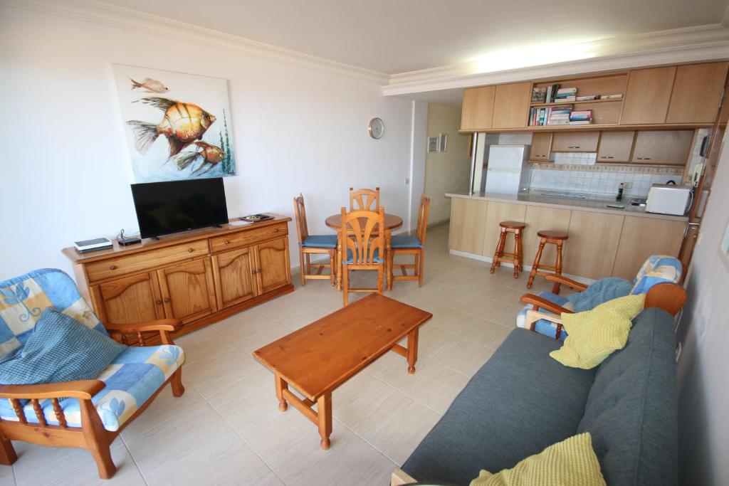 SOTA 3 by RENTMEDANO Beach front, spectacular ocean views, parking, WiFi - 3
