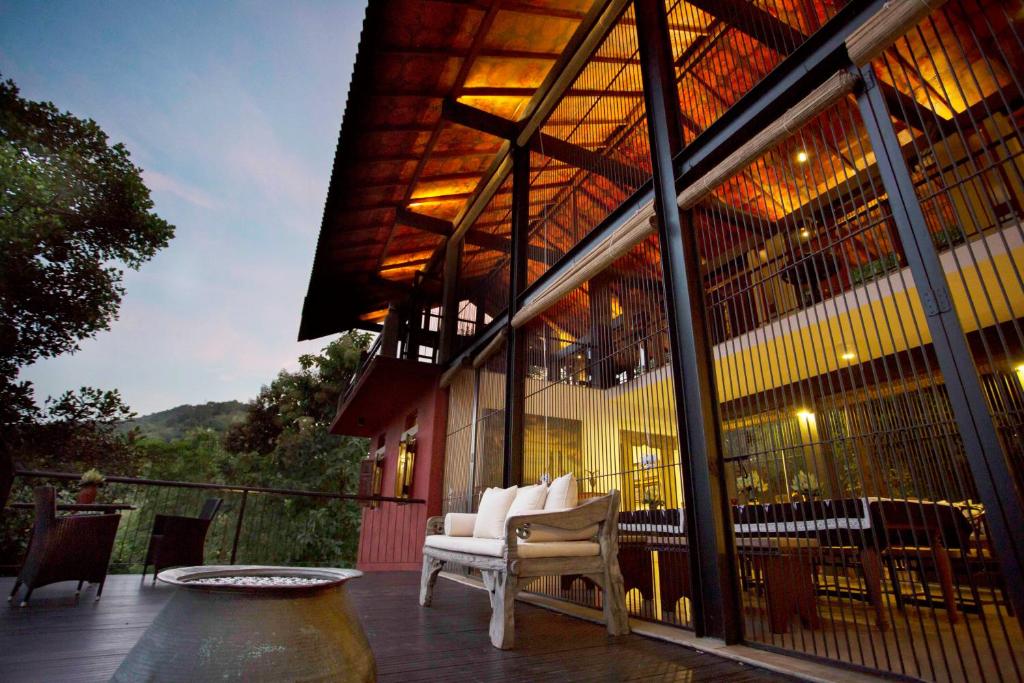 The Hermitage by Edwards Collection, Haragama