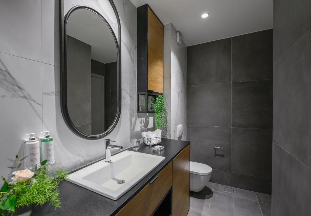 Olvios Luxury Suites photo