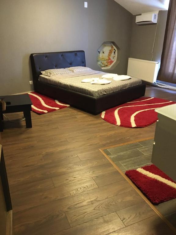 Family White Hotel photo