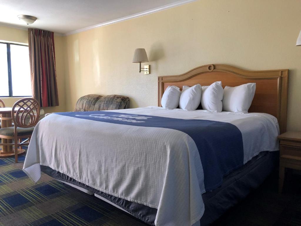 Days Inn by Wyndham Alamogordo photo