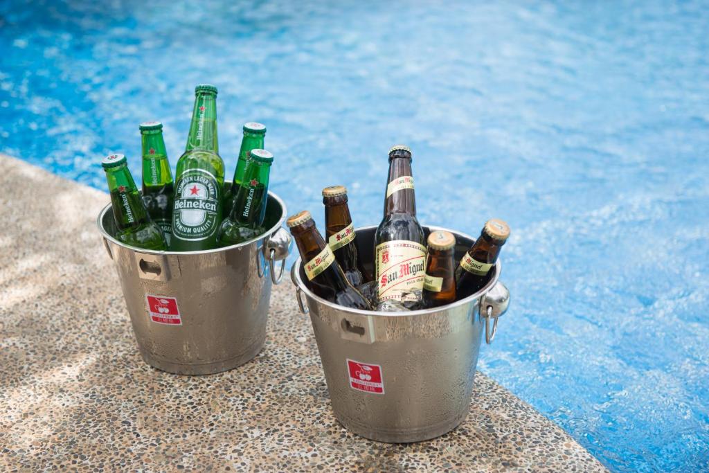 スイミングプール