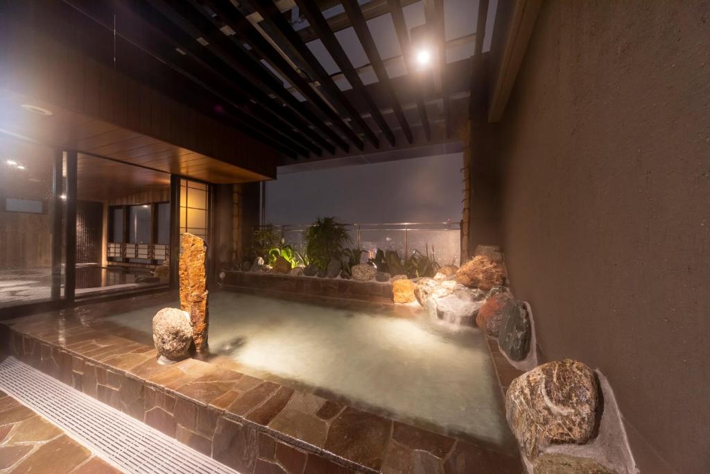 Hot spring bath