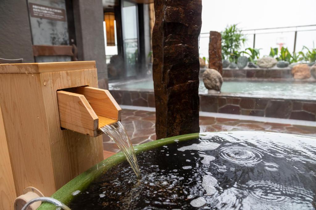 Hot spring bath