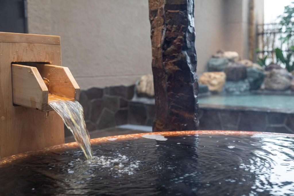 Hot spring bath
