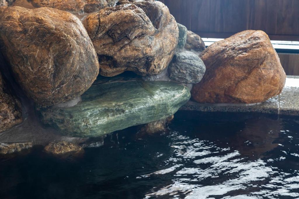 Hot spring bath
