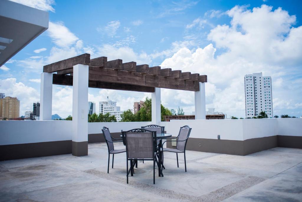 La Estancia Apartments Mazatlan - 5