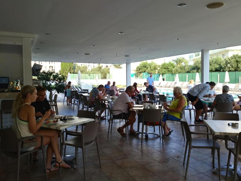 Livas Hotel Apartments — Restaurant & bars in Protaras, Famagusta Region