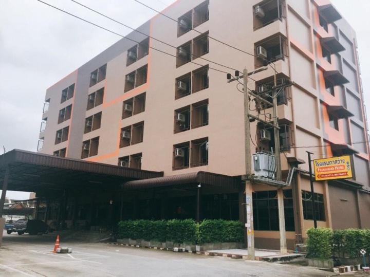 Entrance, Pasawang Hotel (โรงแรมภาสว่าง) in Hat Yai