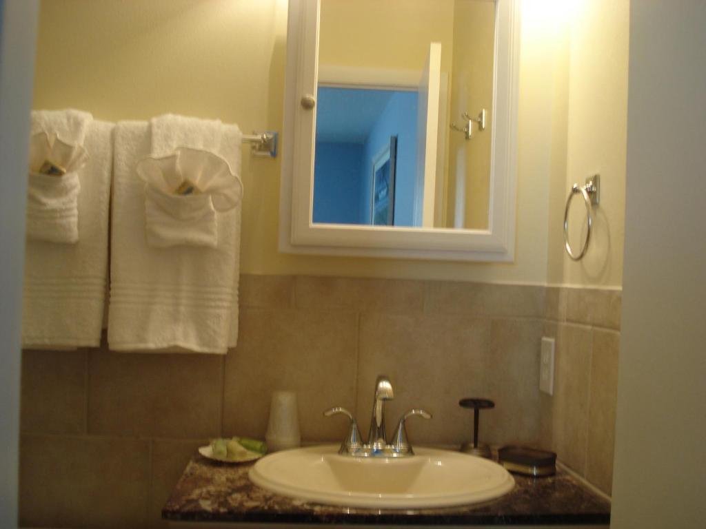 Queens Gate Resort photo