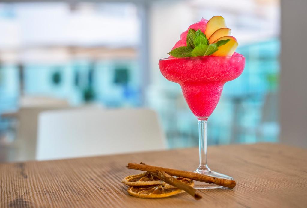 Globales Gardenia — Restaurant & bars in Fuengirola, Andalusia