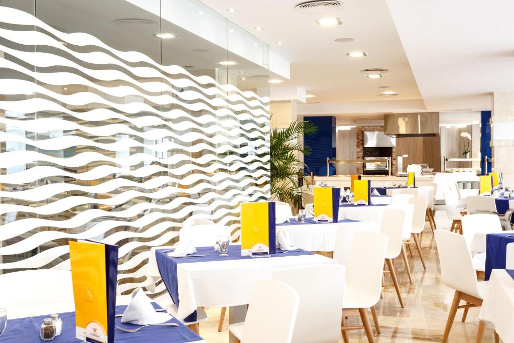 Globales Gardenia — Restaurant & bars in Fuengirola, Andalusia