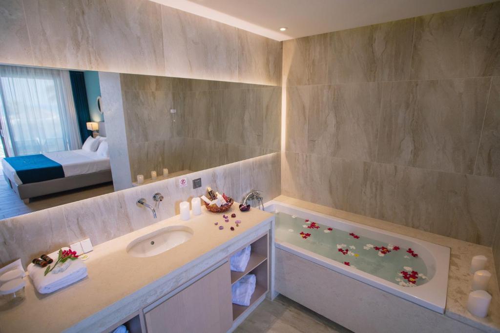 Almyros Beach Resort & Spa — Pokoje in Acharawi, Wyspy Jońskie