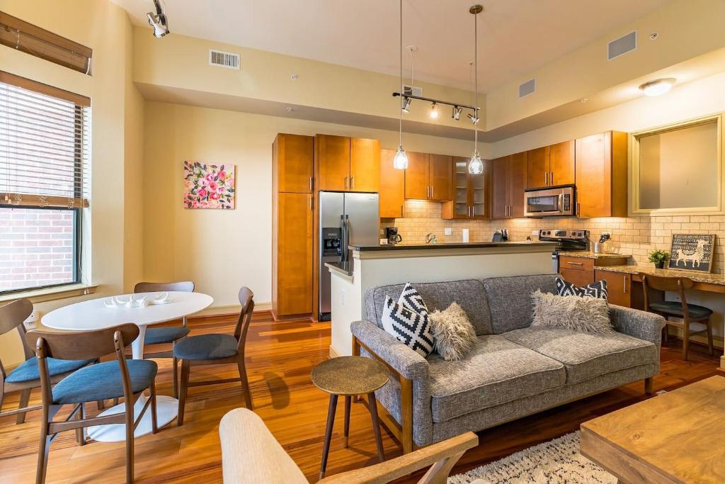 Central Suite + Pool + Gym — Hotel in Houston (TX)