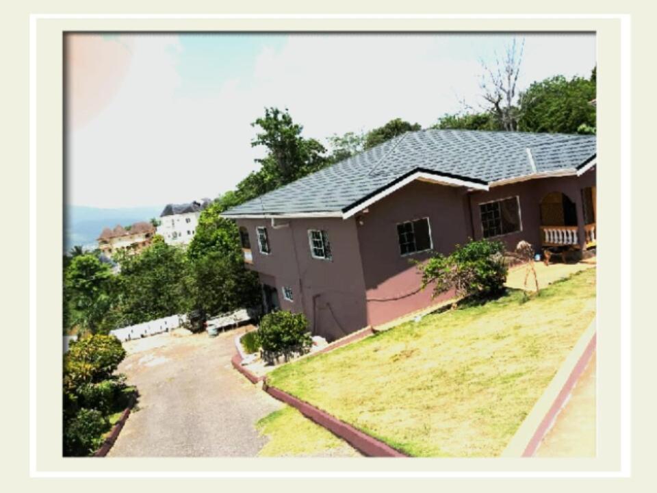 Tashari-dae Inn king suite photo