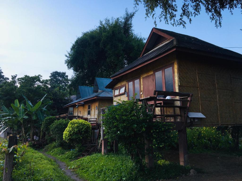 Golden Hut -Chill Bungalows in town黄金泰式传统独栋小屋 — Hotel in Pai