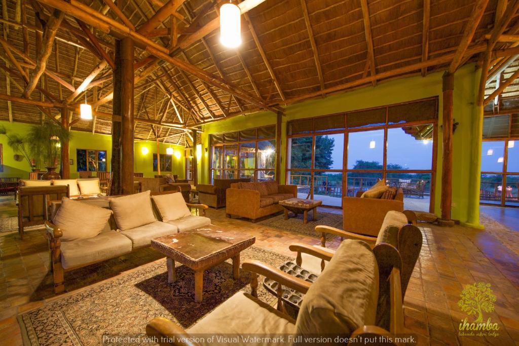 Ihamba Lakeside Safari Lodge フロント・ロビー