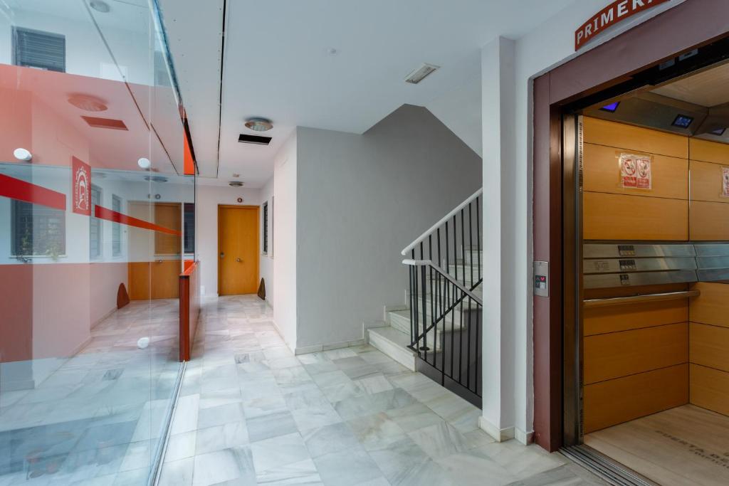 Puerta San FELIX free parking by Cadiz4Rentals - 2