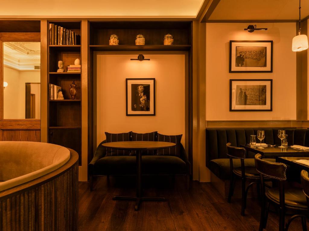 Bar/lounge