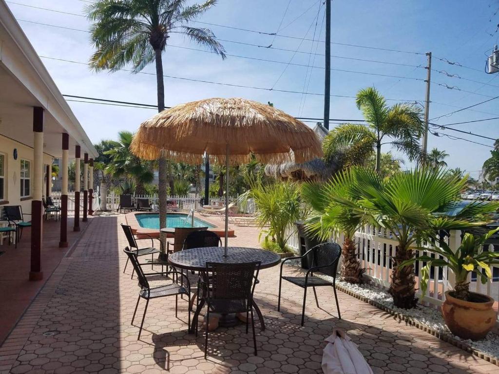 Silver Sands Motel photo
