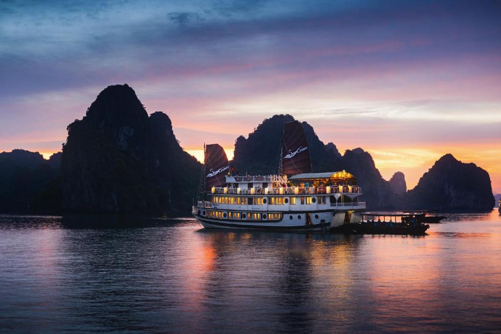 Swan Boutique Cruises photo