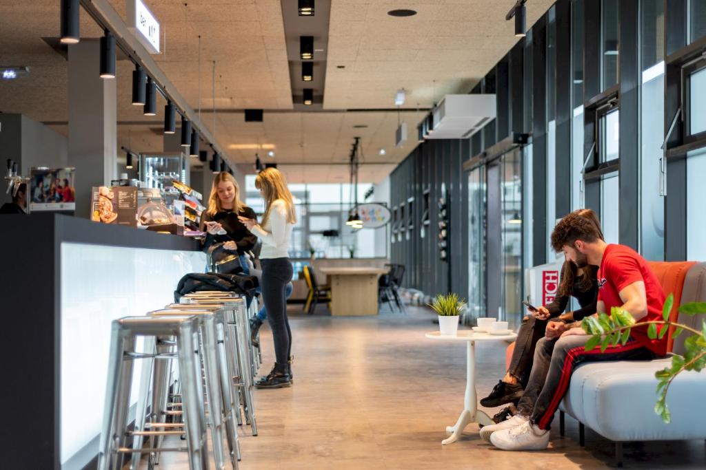 Bar/lounge
