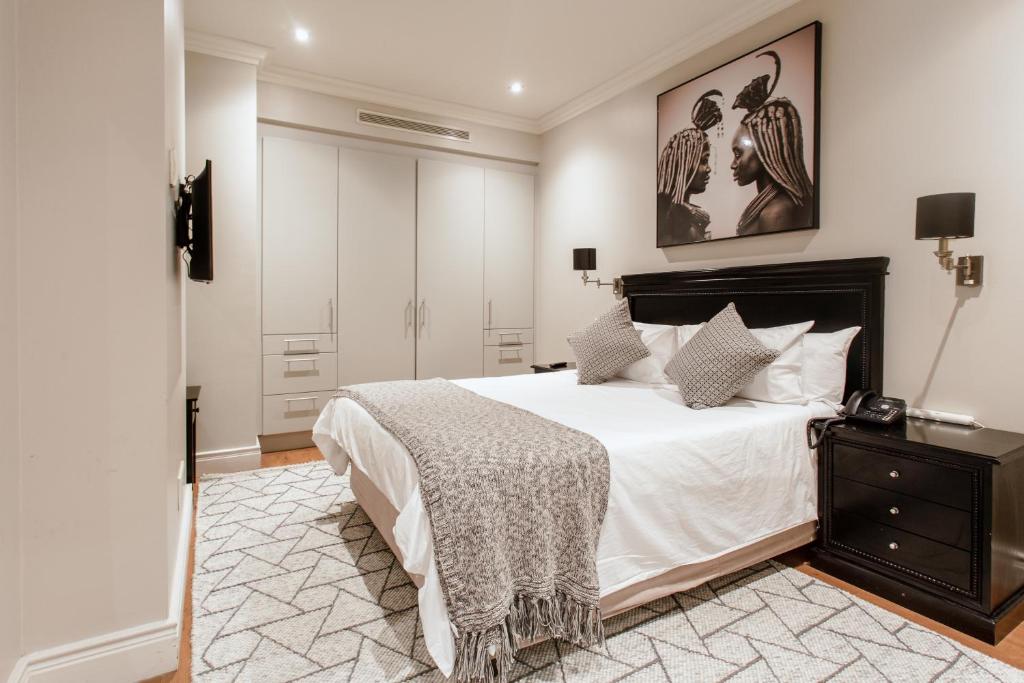 Unit 620 Cape Royale Luxury Apartments photo