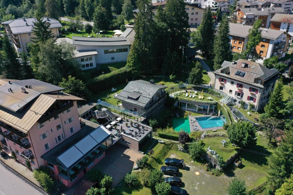 Hotel Cresta - 3