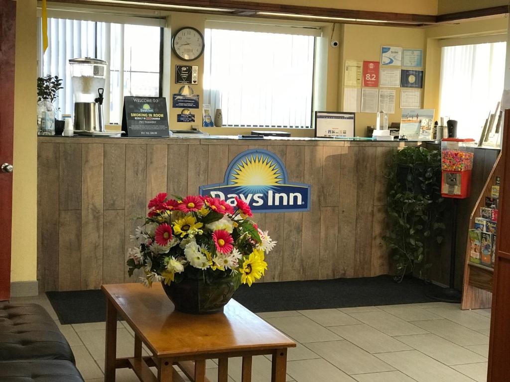 Days Inn by Wyndham Byron photo