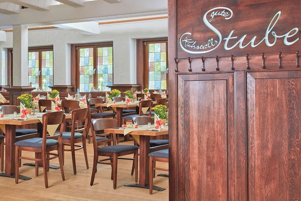 Landhotel Naafs-Hauschen의 자연 친화적인 외관 사진