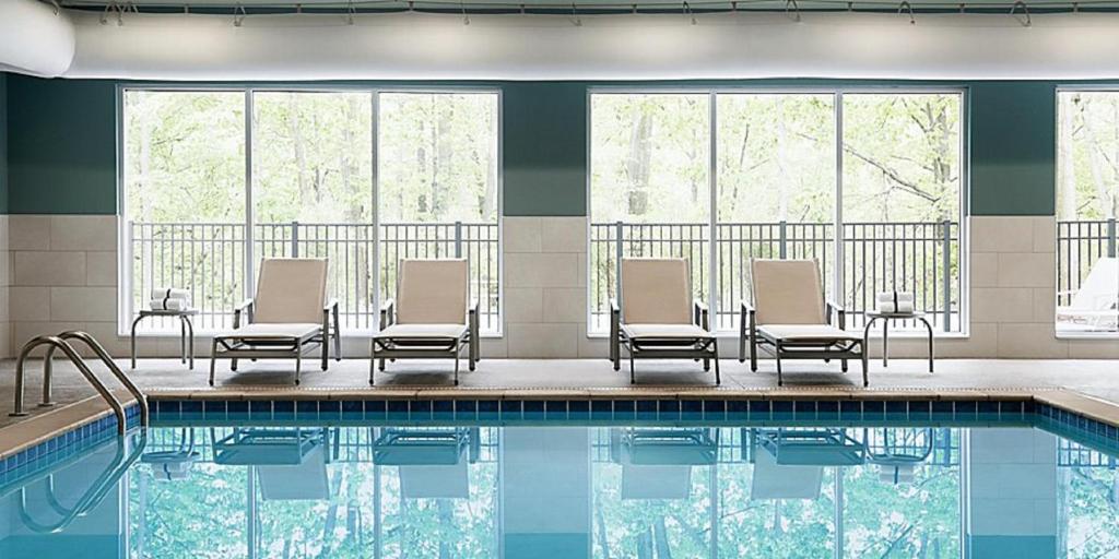 Holiday Inn Express And Suites Savannah W - Chatham Parkway photo