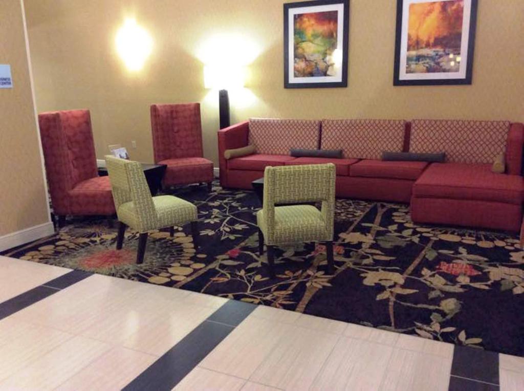 Holiday Inn Express Hotel & Suites Forest photo