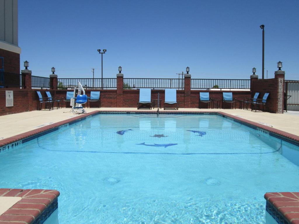 Holiday Inn Express Hotel and Suites Fort Stockton photo