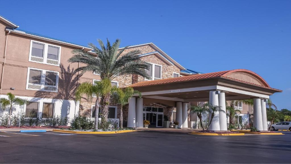 Holiday Inn Express Daytona Beach - Speedway photo