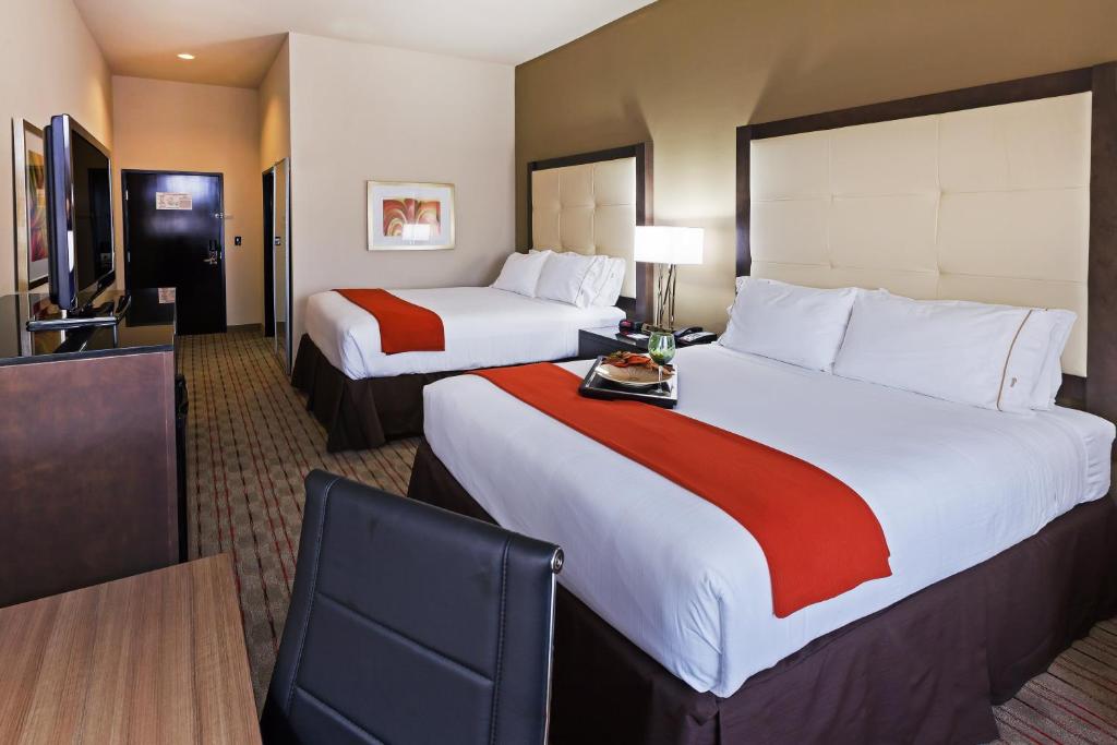 Holiday Inn Express Frisco Photo 4