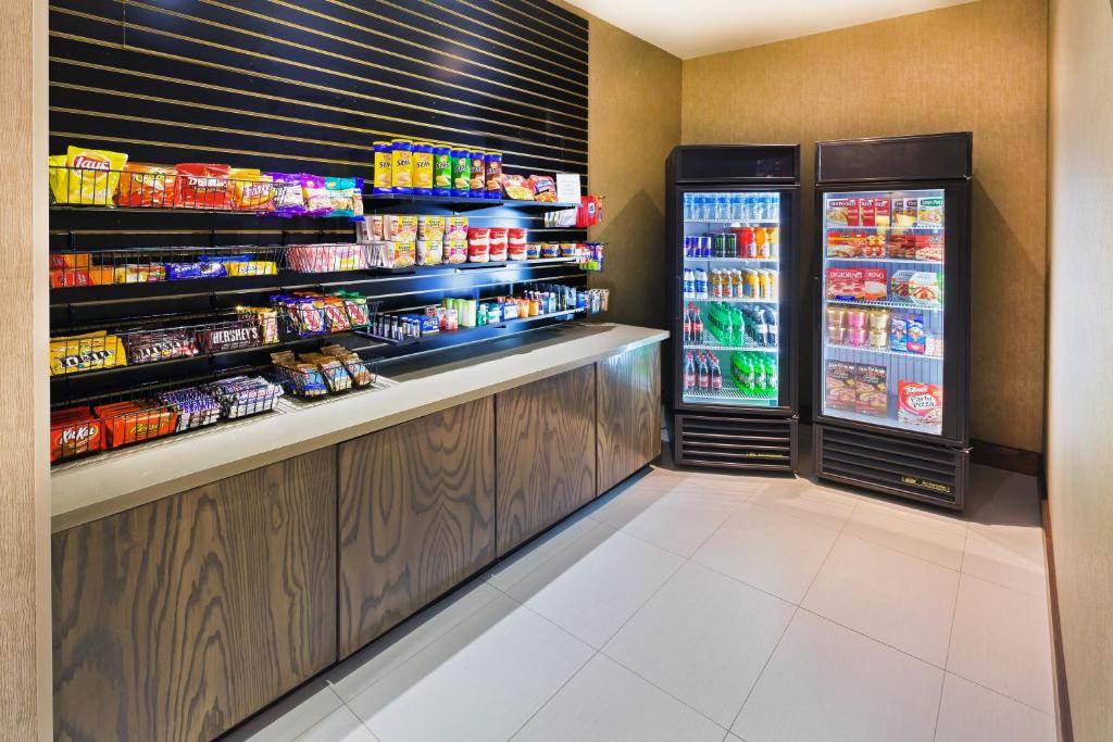 Holiday Inn Express Frisco Photo 18