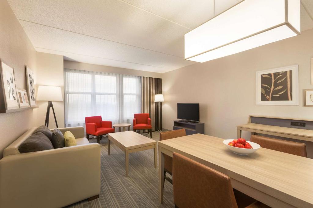 カントリー イン ＆ スイーツ ブルーミントン モール オブ アメリカ (Country Inn & Suites Bloomington Mall of America)