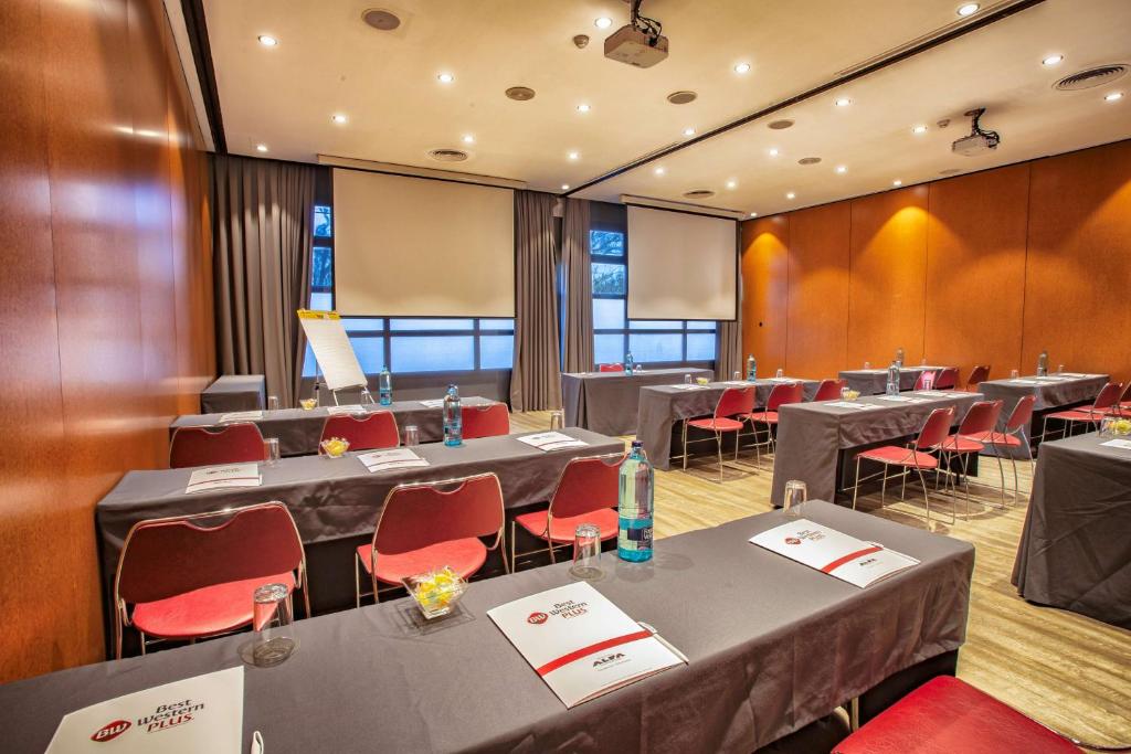 Tárgyalóterem/bálterem