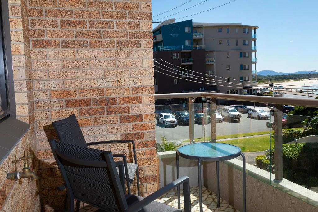 Breakers 11, Forster