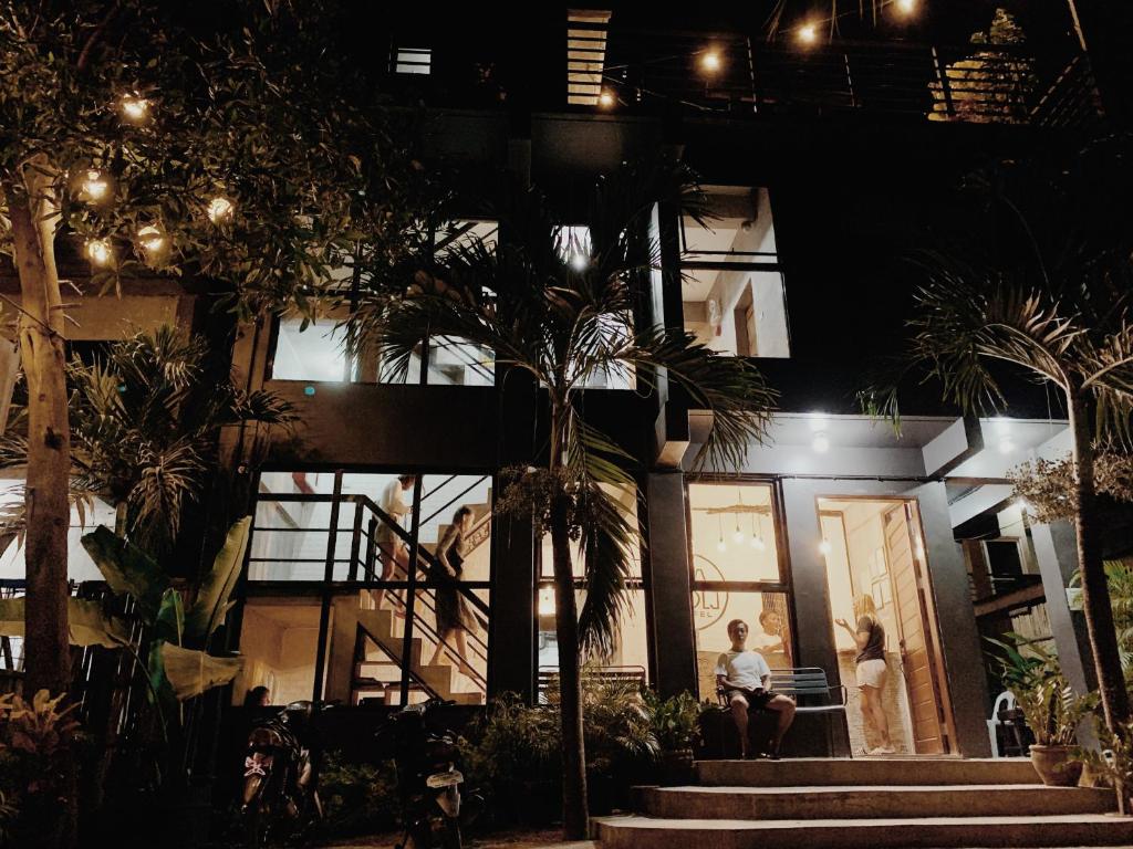 Exterior view, Dayon Hostel in Palawan