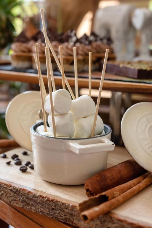 อาหารและเครื่องดื่ม