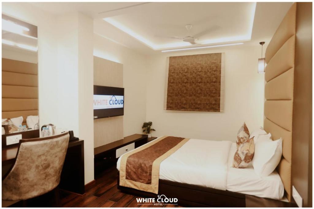 HotelWhiteCloud