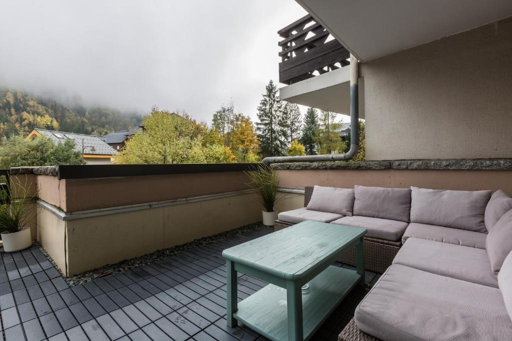 Apartment with terrace Gentianes 1 Centre Chamonix by Aiguille du Midi, Chamonix-Mont-Blanc