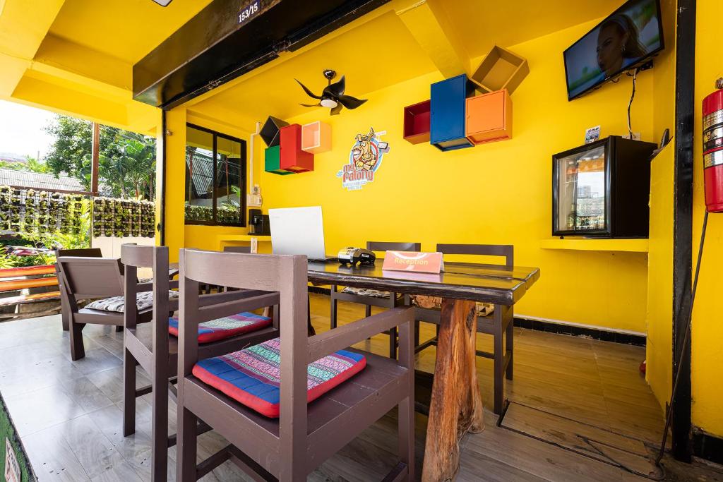 Bar/lounge, myPatong Social Hostel in Phuket