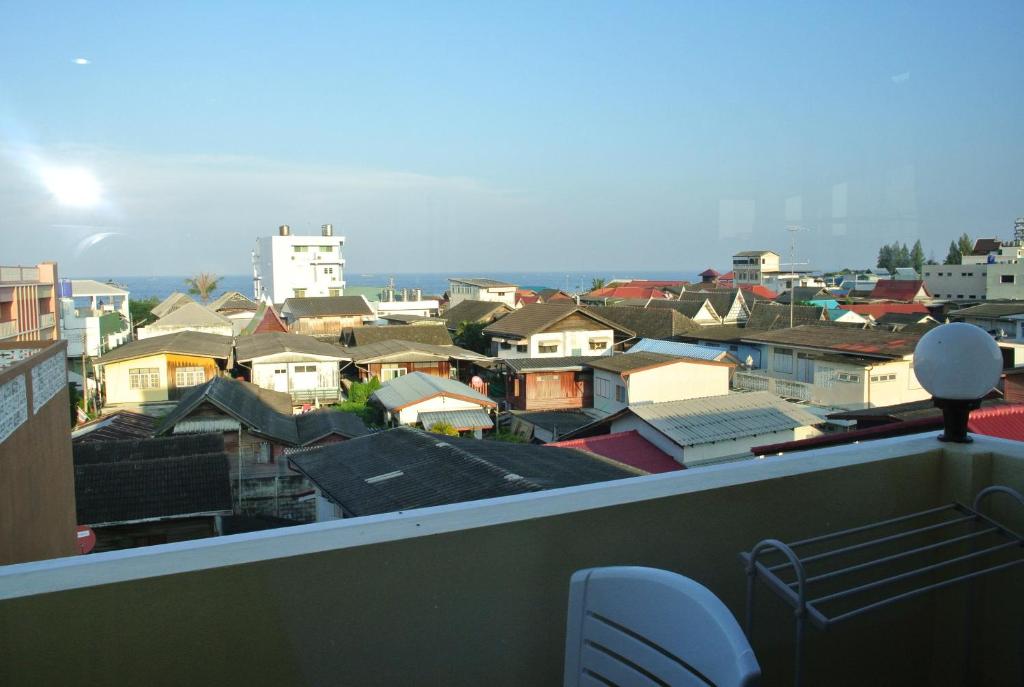 Baan Taweesuk Guest House photo