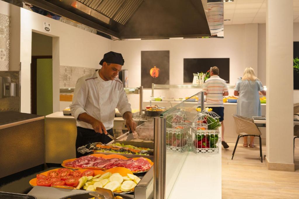 Apartamentos Santa Rosa — Restaurant & bars in Costa Teguise, Canary Islands