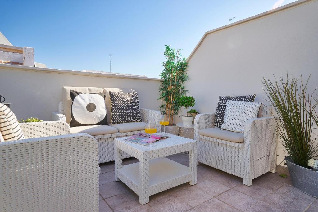 Studio Deluxe with Shared Roof Terrace - 3