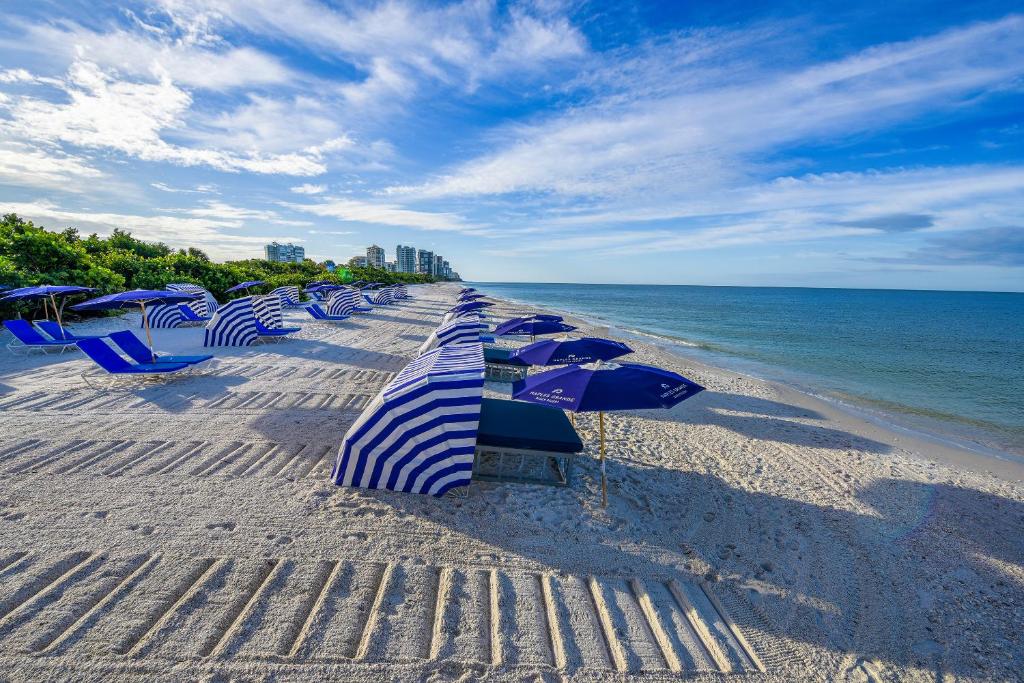 Naples Grande Beach Resort 호텔 이미지 1